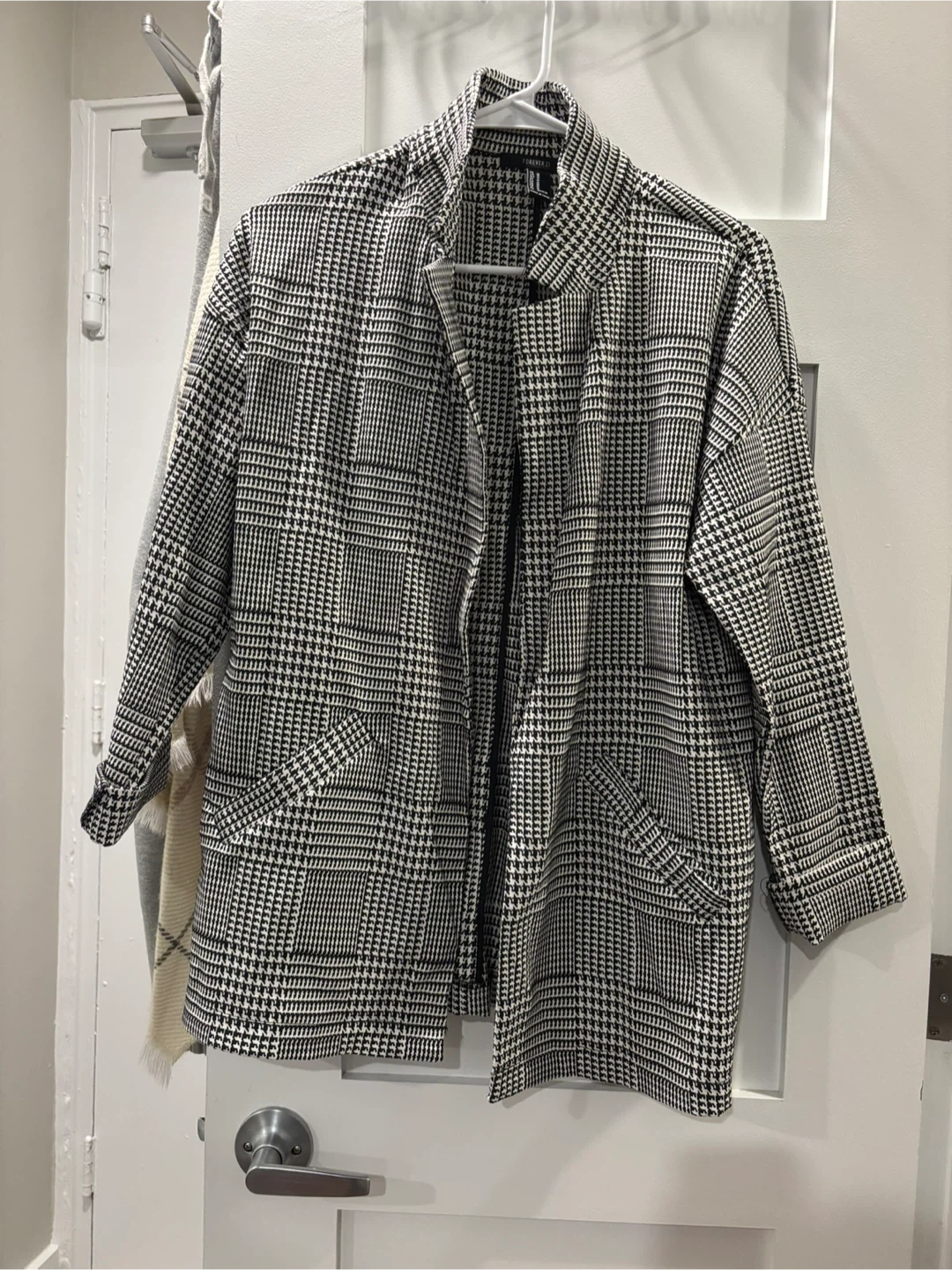 Forever 21 Black and White Houndstooth Blazer