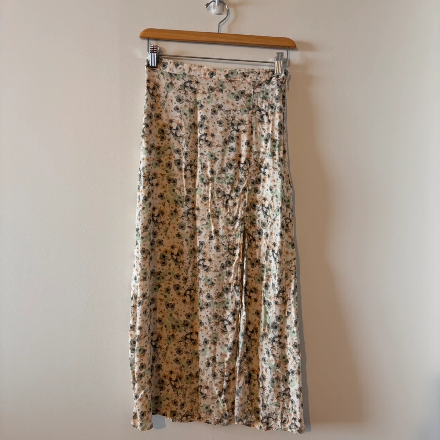 H&M Floral Print Midi Skirt with Slit Size 2 EUC