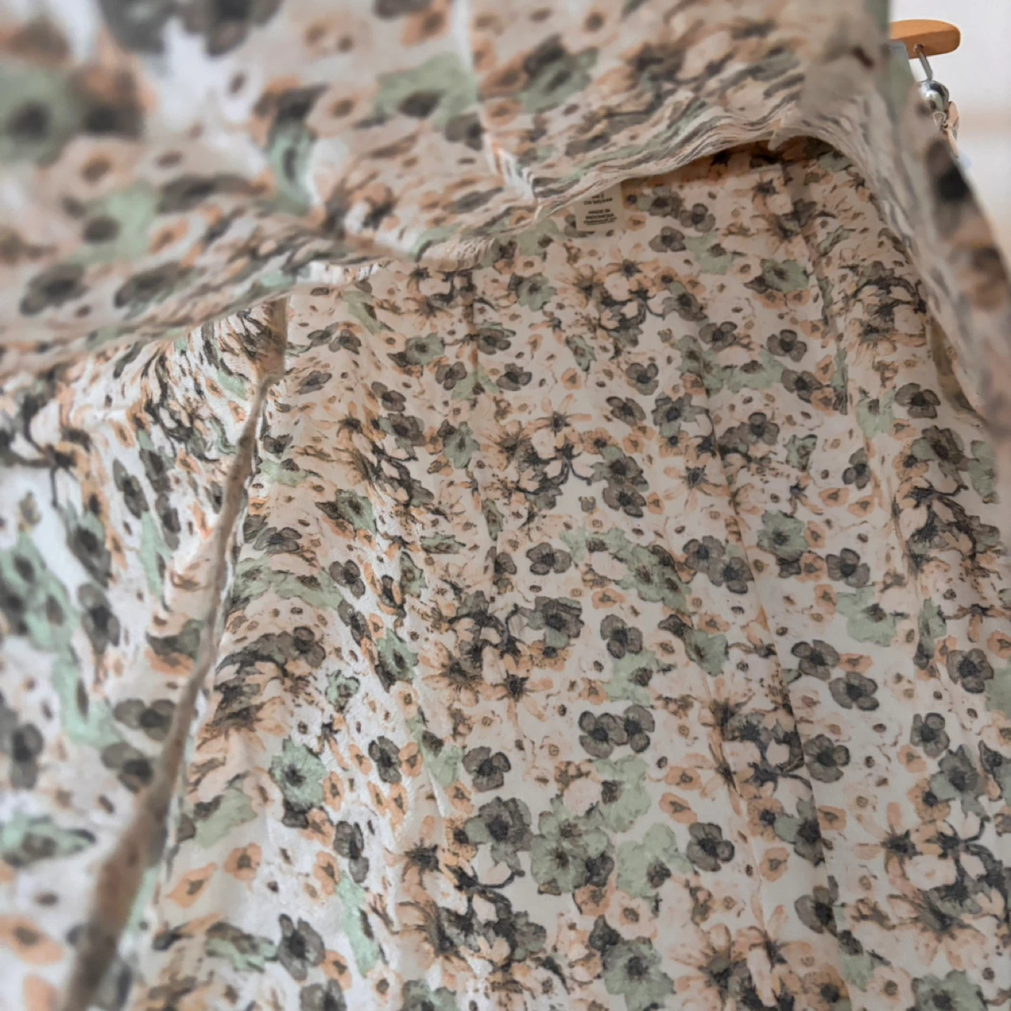 H&M Floral Print Midi Skirt with Slit Size 2 EUC - photo 4