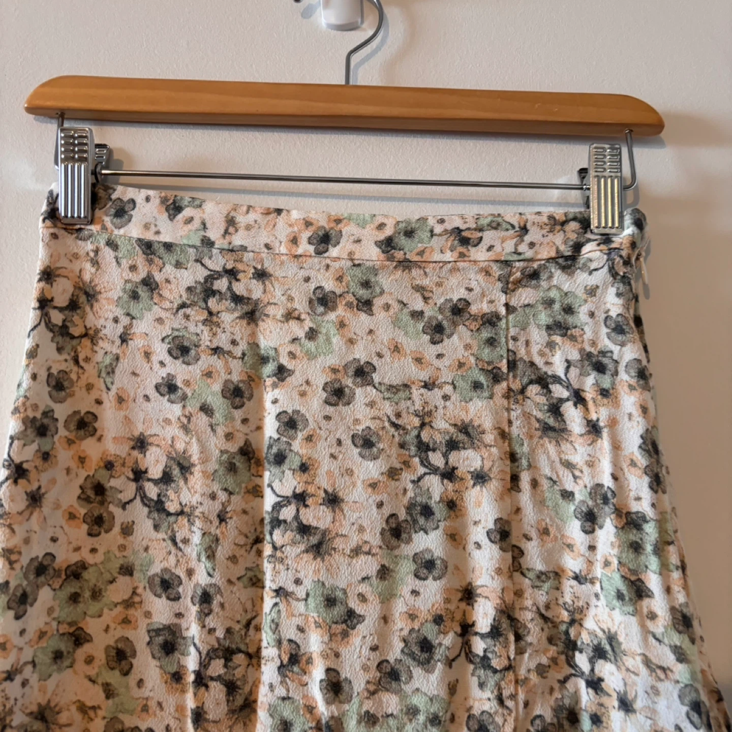H&M Floral Print Midi Skirt with Slit Size 2 EUC - photo 2