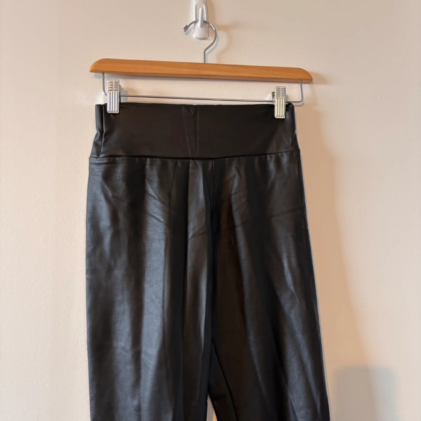 Black Faux Leather Leggings Small - photo 2