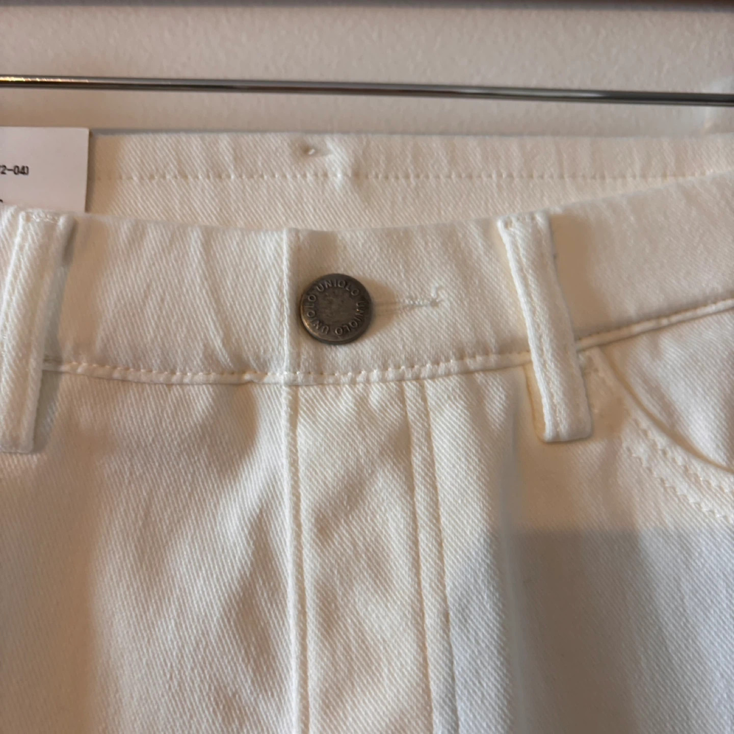 BNWT UNIQLO Women's White Pants Size Small - photo 4