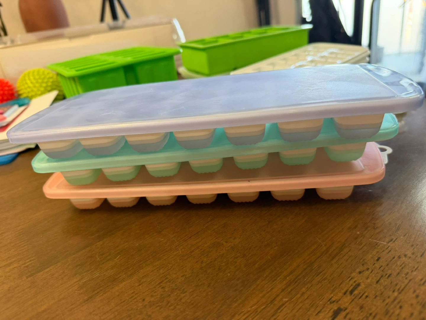 8 Ice Trays with lids - photo 5