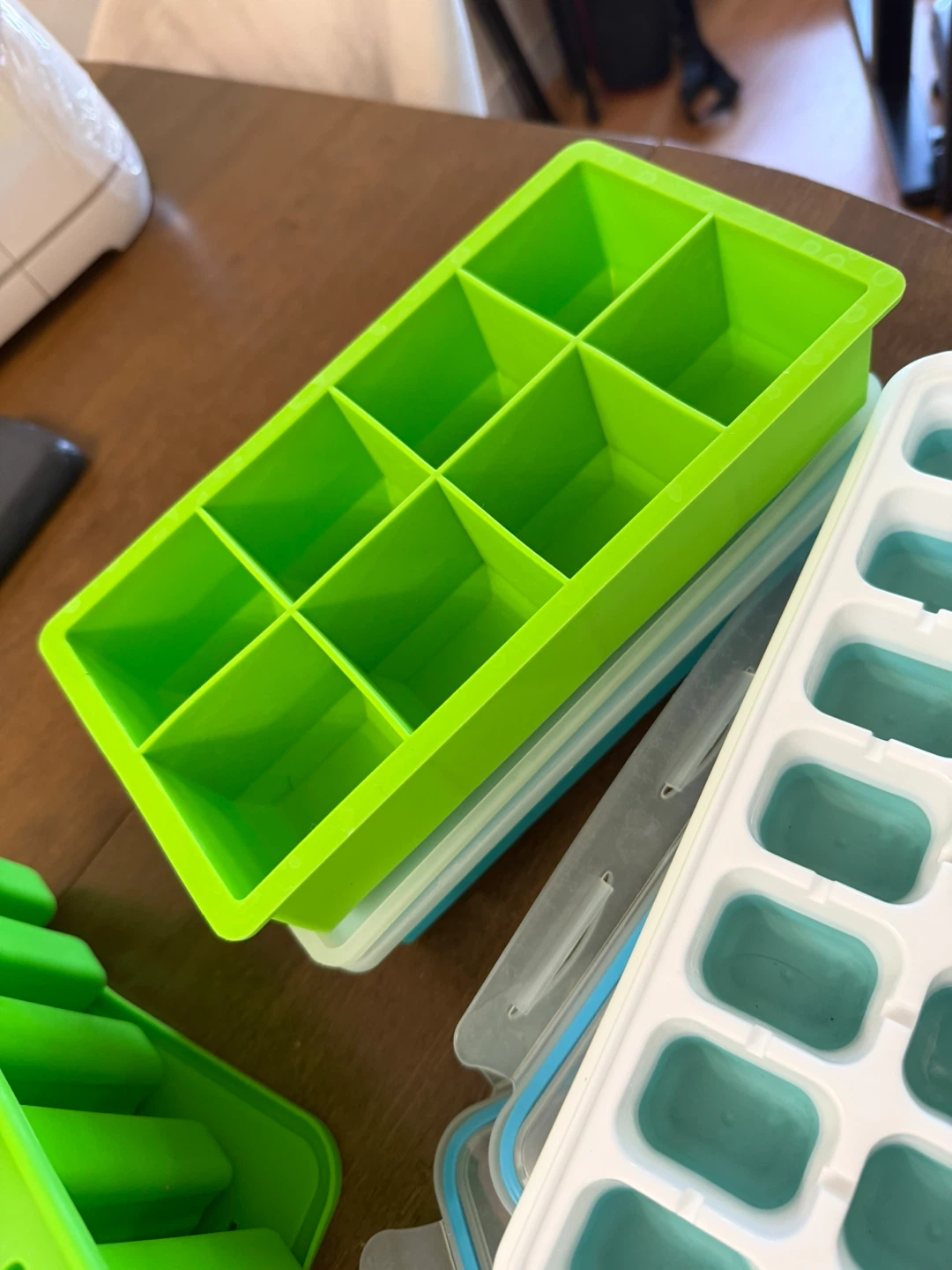 8 Ice Trays with lids - photo 3