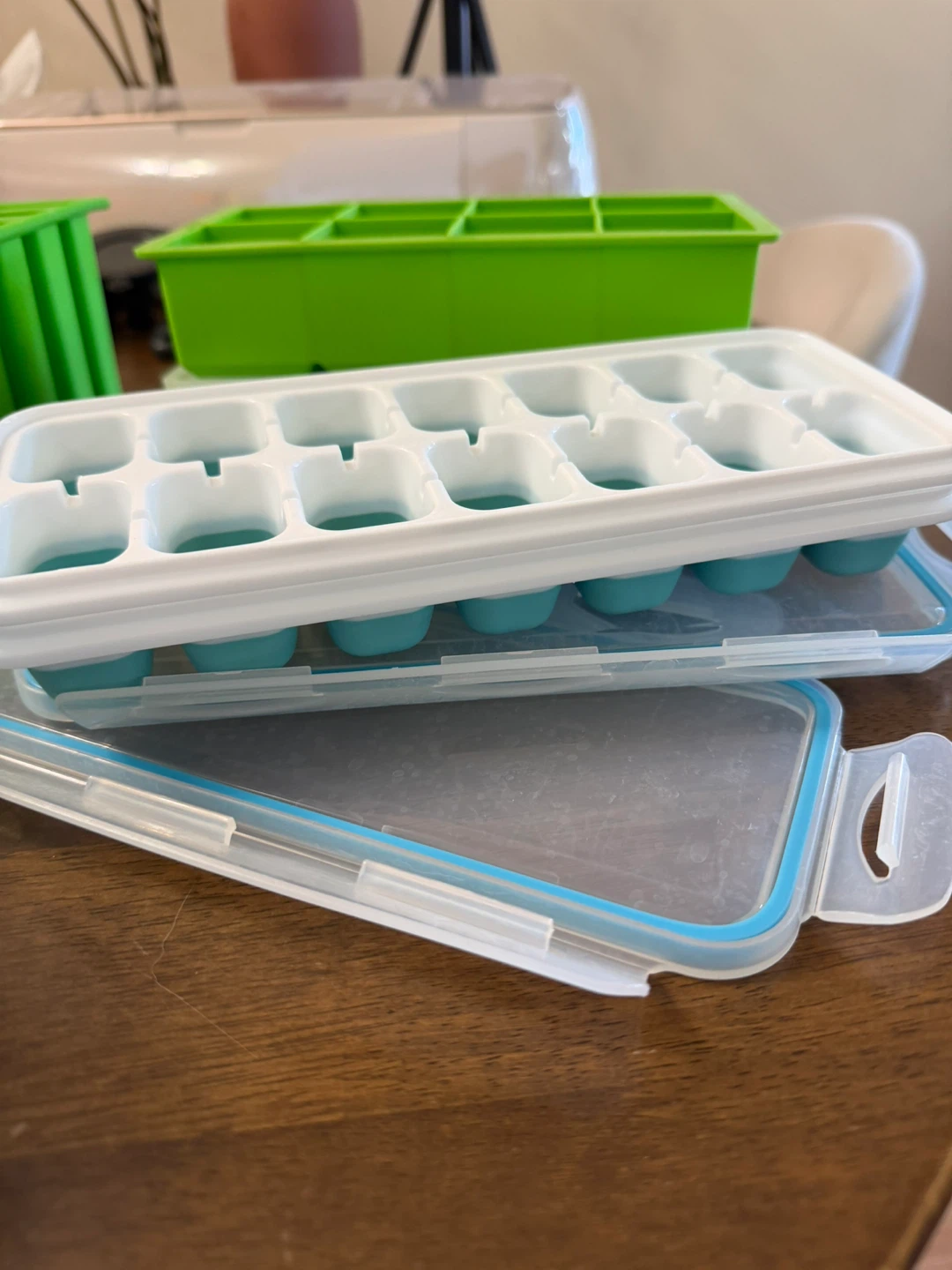 8 Ice Trays with lids - photo 4