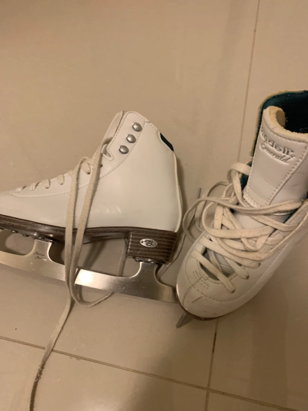 Riedell Emerald Figure Skates Size 2