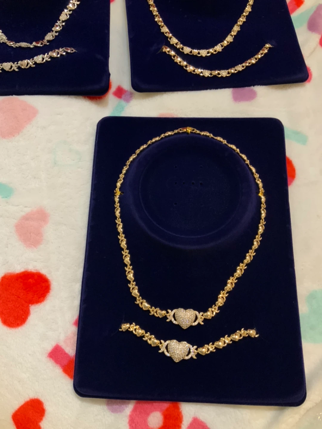 Necklace and bracelet set