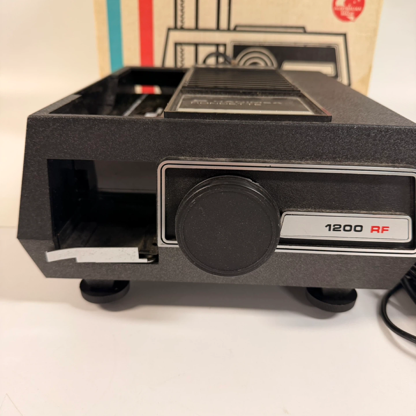 Vintage Hanimex Rondette 1200 RF 35mm Slide Projector w/ Remote - photo 2
