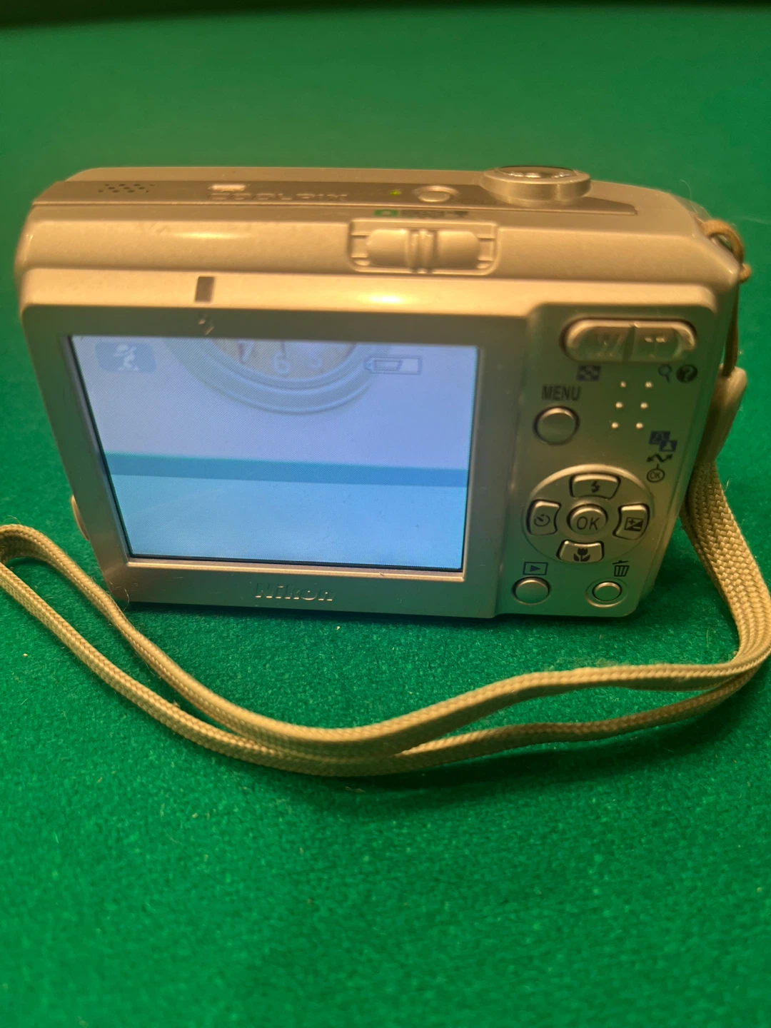Nikon COOLPIX L1 Silver Digital Camera - photo 2
