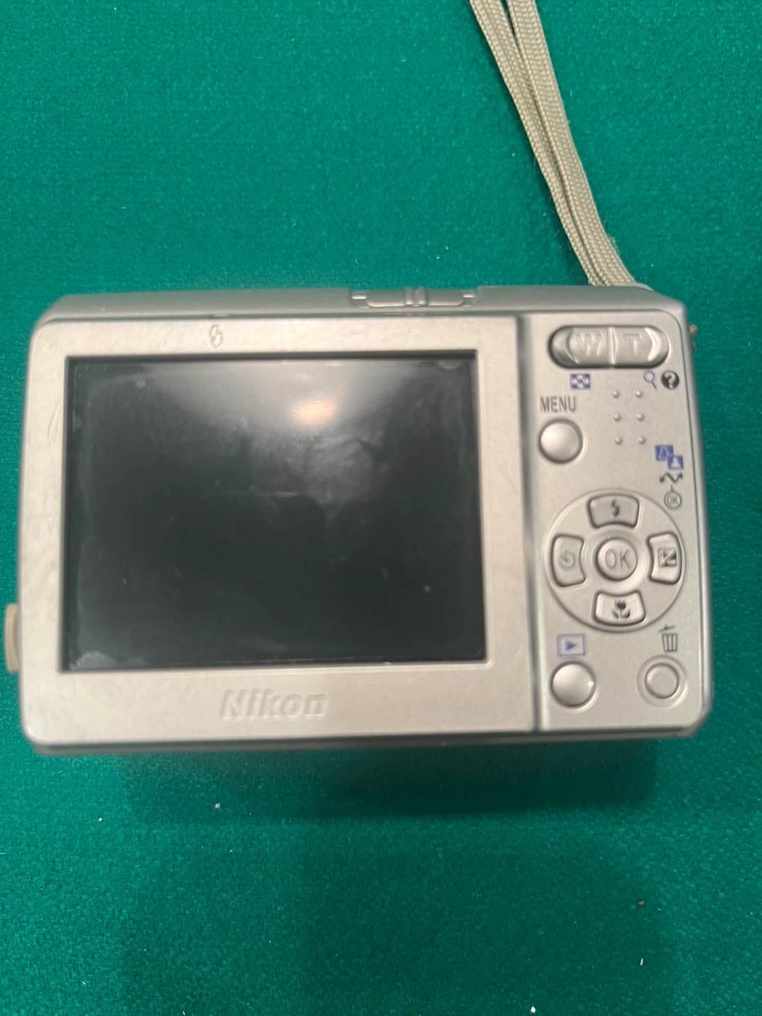 Nikon COOLPIX L1 Silver Digital Camera - photo 4