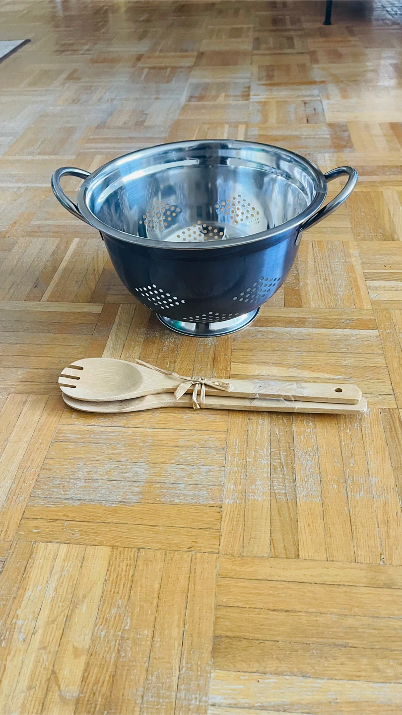 Stainless Steel Colander with Wooden Salad Servers - photo 2