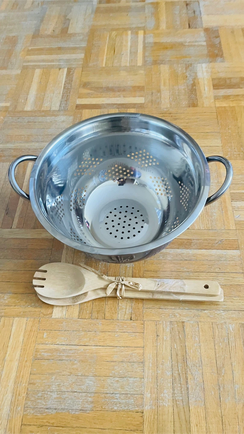 Stainless Steel Colander with Wooden Salad Servers