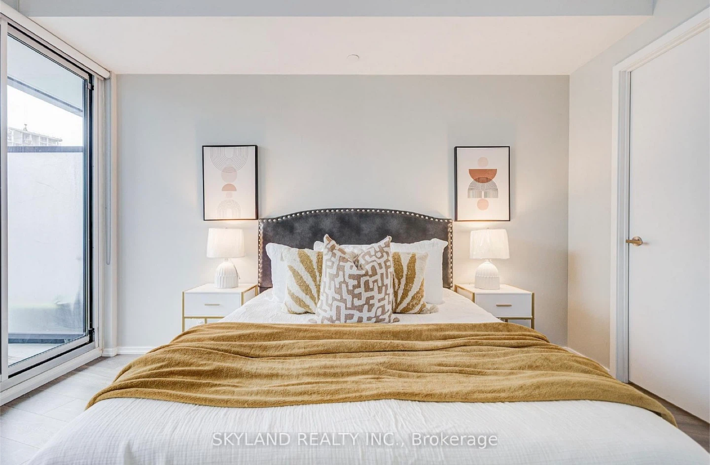 3 Bed | 2 Bath New Unit in Toronto - photo 5
