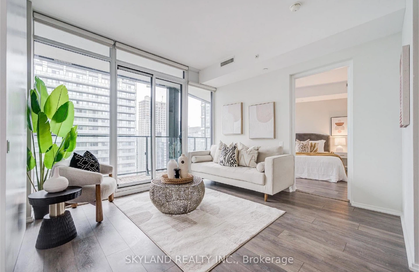 3 Bed | 2 Bath New Unit in Toronto