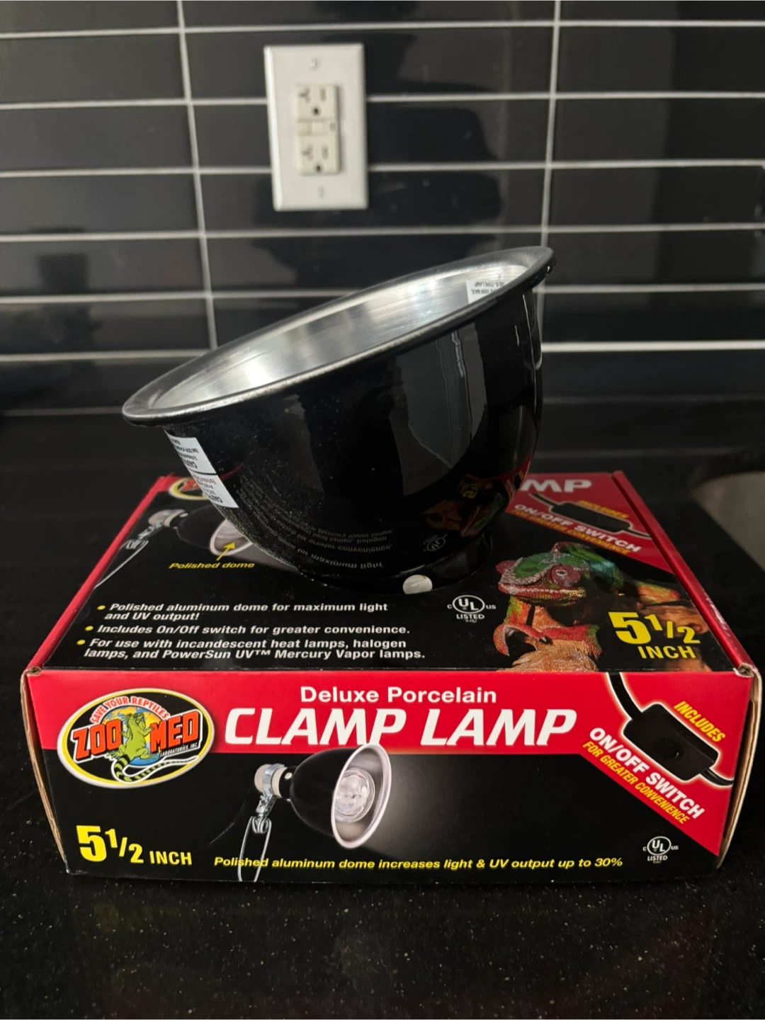 Zoo Med Deluxe Porcelain Clamp Lamp with Free bulb 🏆