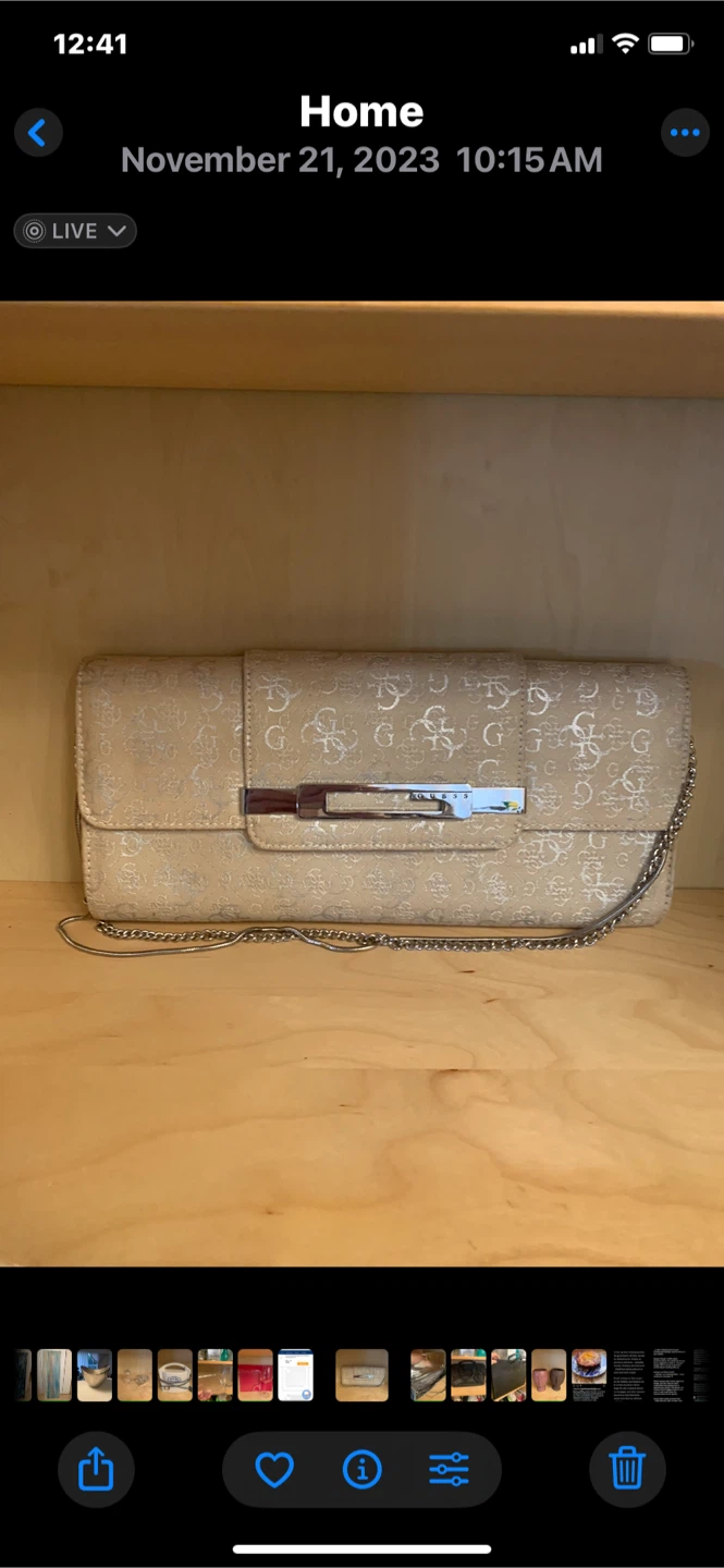 Guess Clutch Purse 🏆🏆 - photo 2
