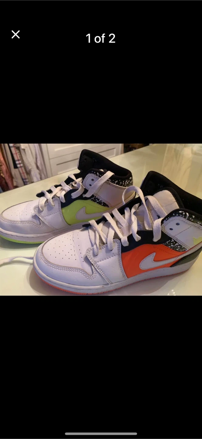 Air Jordan 1 Mid SE Shoes - photo 2