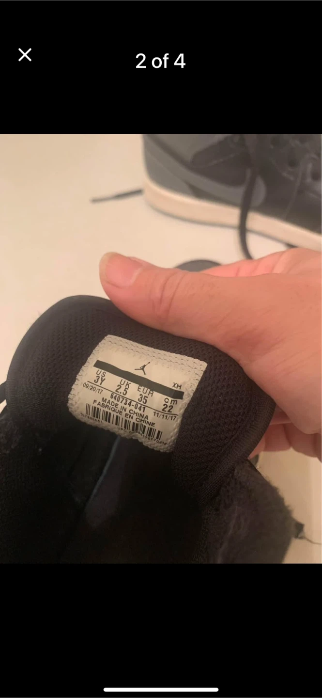 Air Jordan 1 Mid SE Youth Sneakers - photo 2
