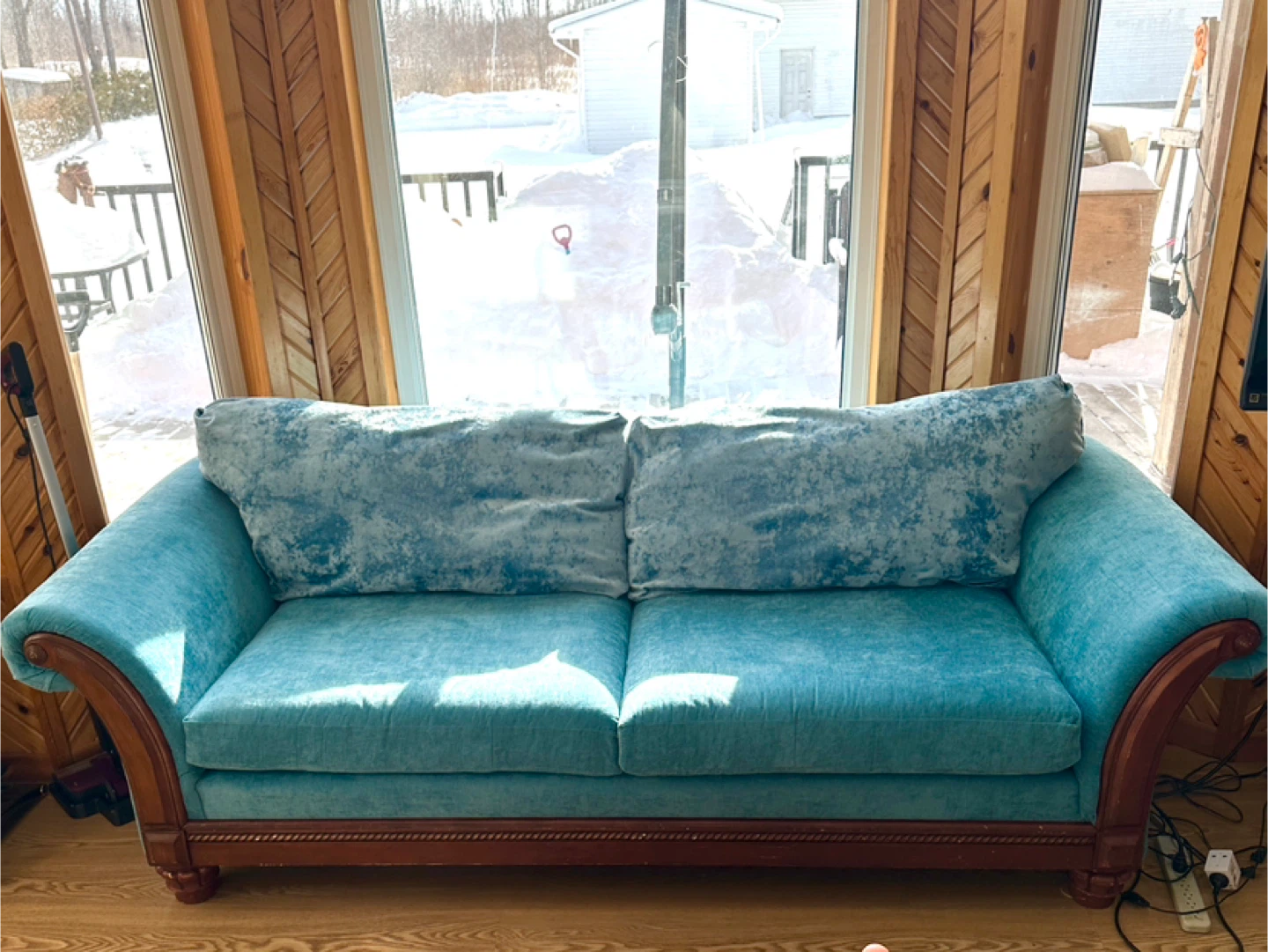 Large Sklar Peppler Solid Wood Sofa (CAN DELIVER)