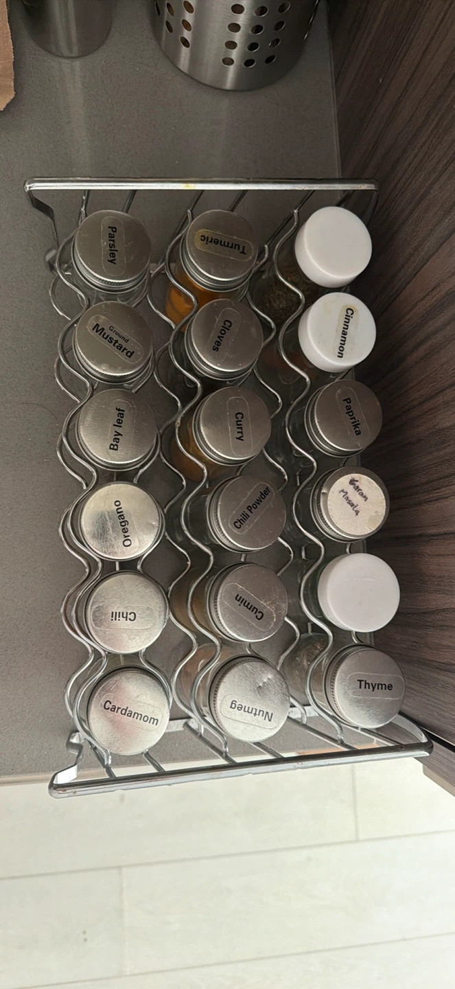 Spice Rack with 16 Jars