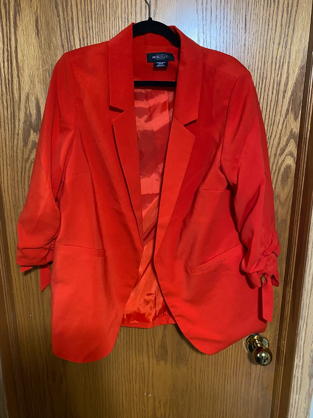 3/4 sleeve blazer with ruching and ties on sleeve so cute - photo 2