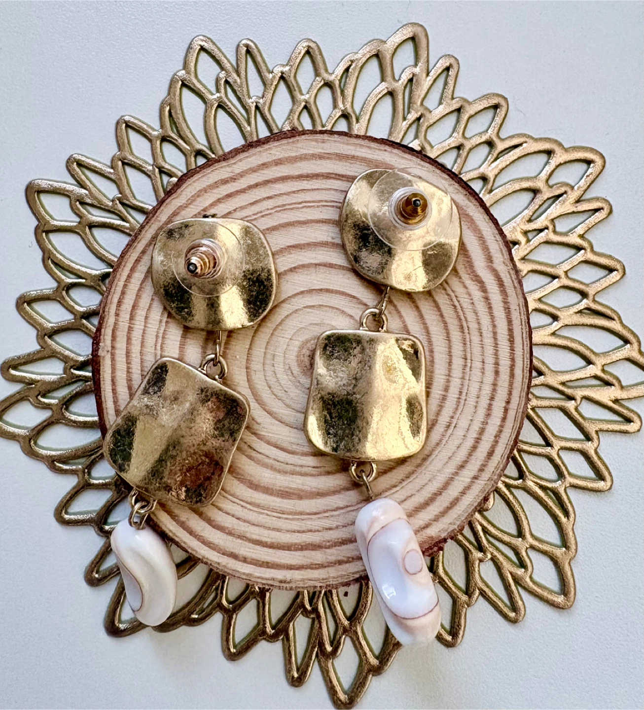 Boho earrings with white shell beads 🏆 - photo 3