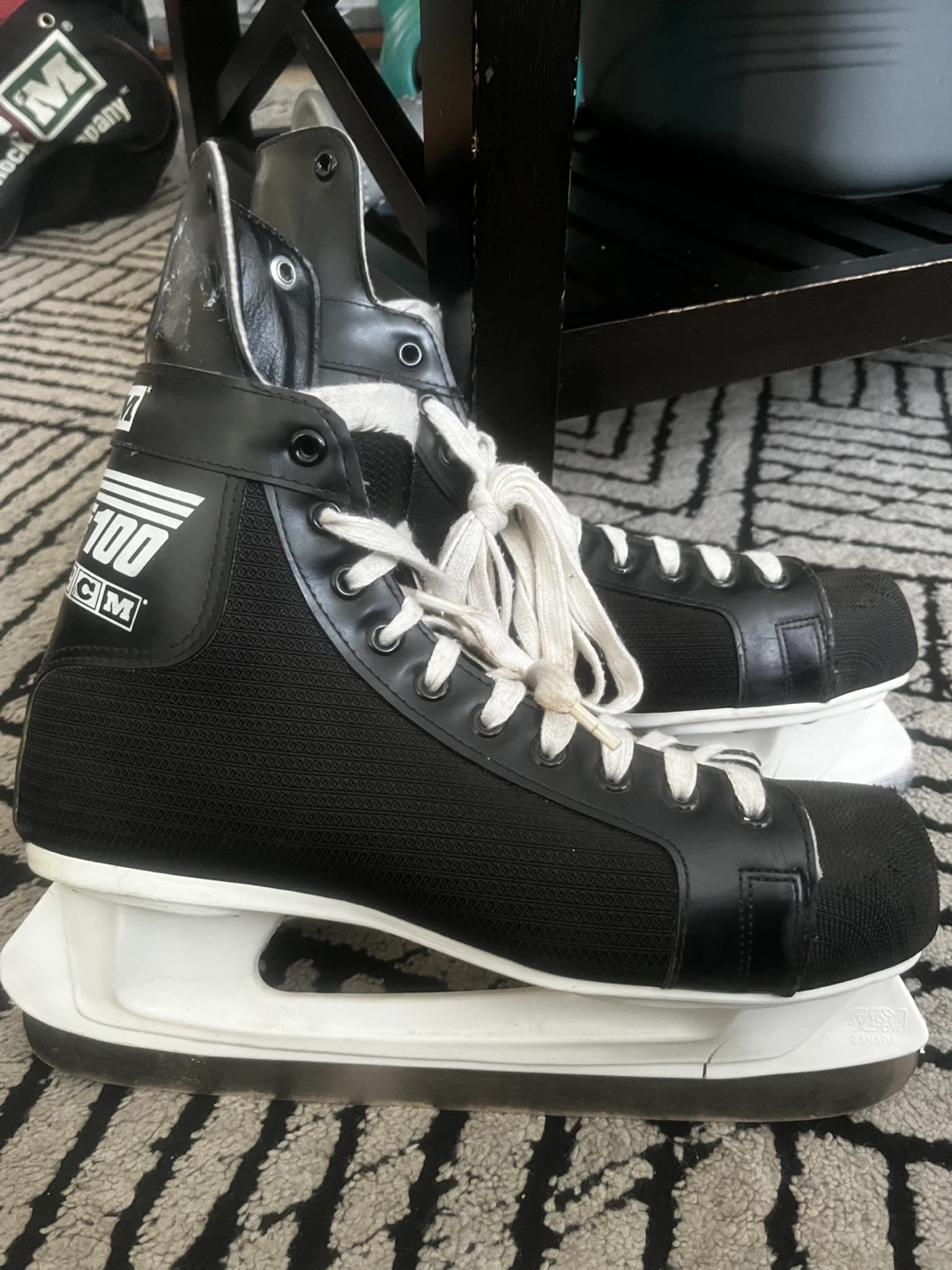 CCM T100 Hockey Skates