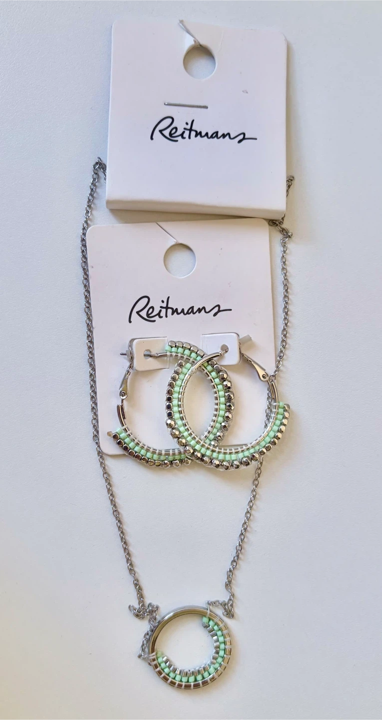 Beaded Hoop Earrings and Necklace Set (new)🏆