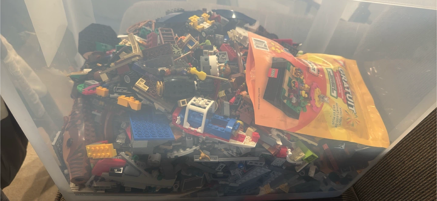 Miscellaneous box of Legos