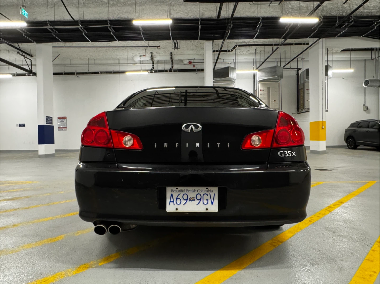 Clean Infiniti G35X AWD Sedan - photo 5
