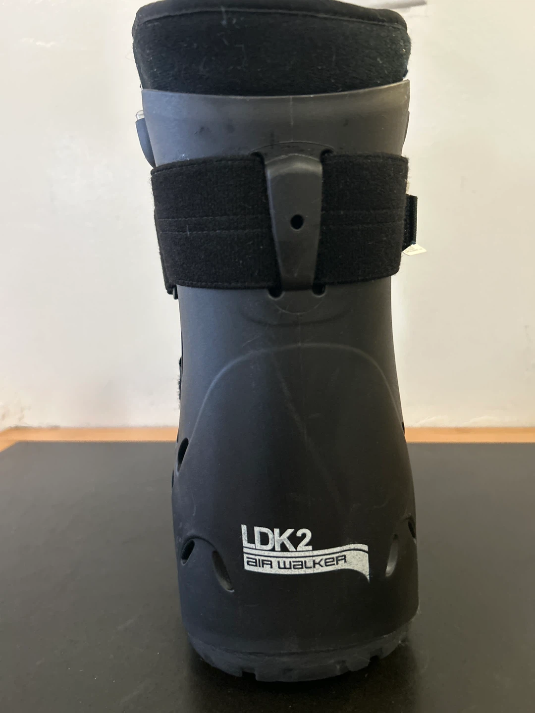 LDK2 Air Walker Boot Size L