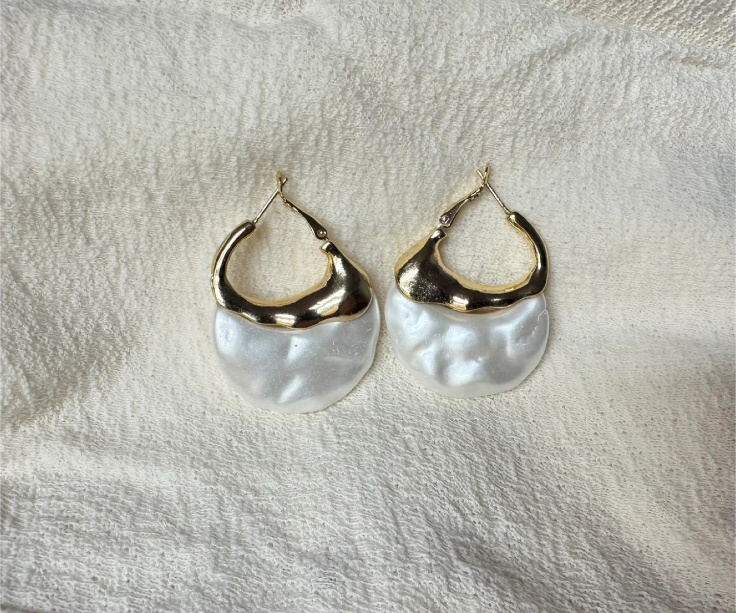 New - Gold and Pearl Hoop Earrings 🏆