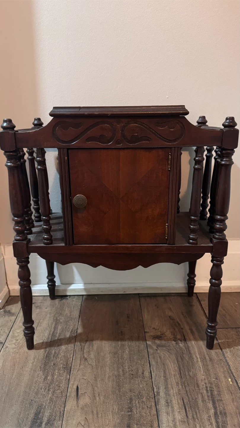 Vintage solid wood humidor