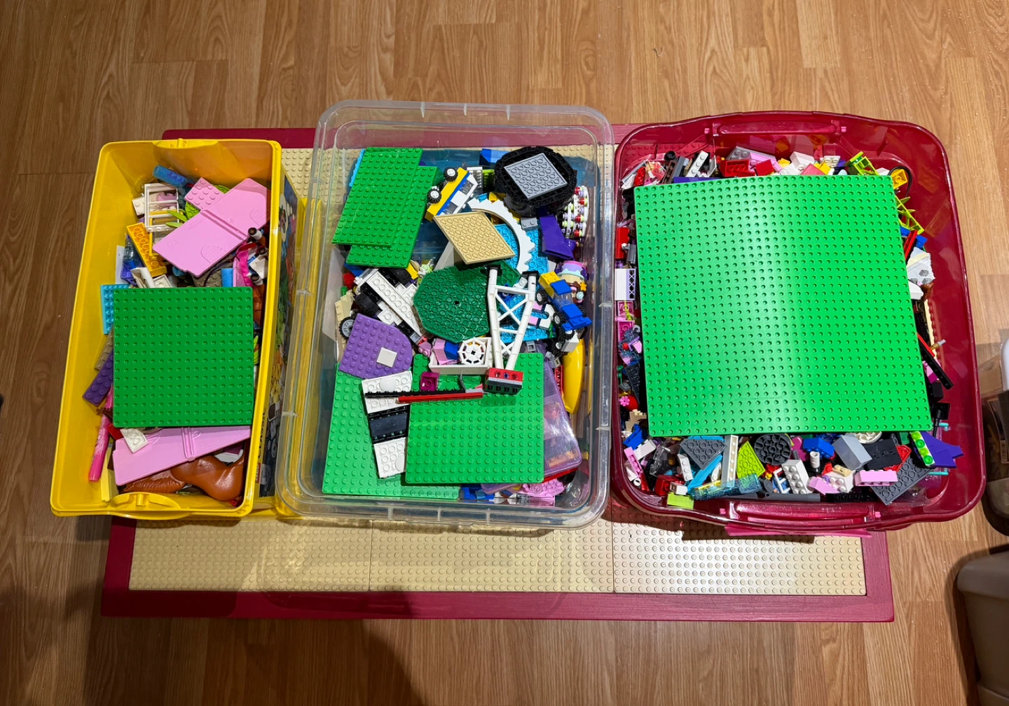 Lego Table with 3 containers of Lego - photo 3