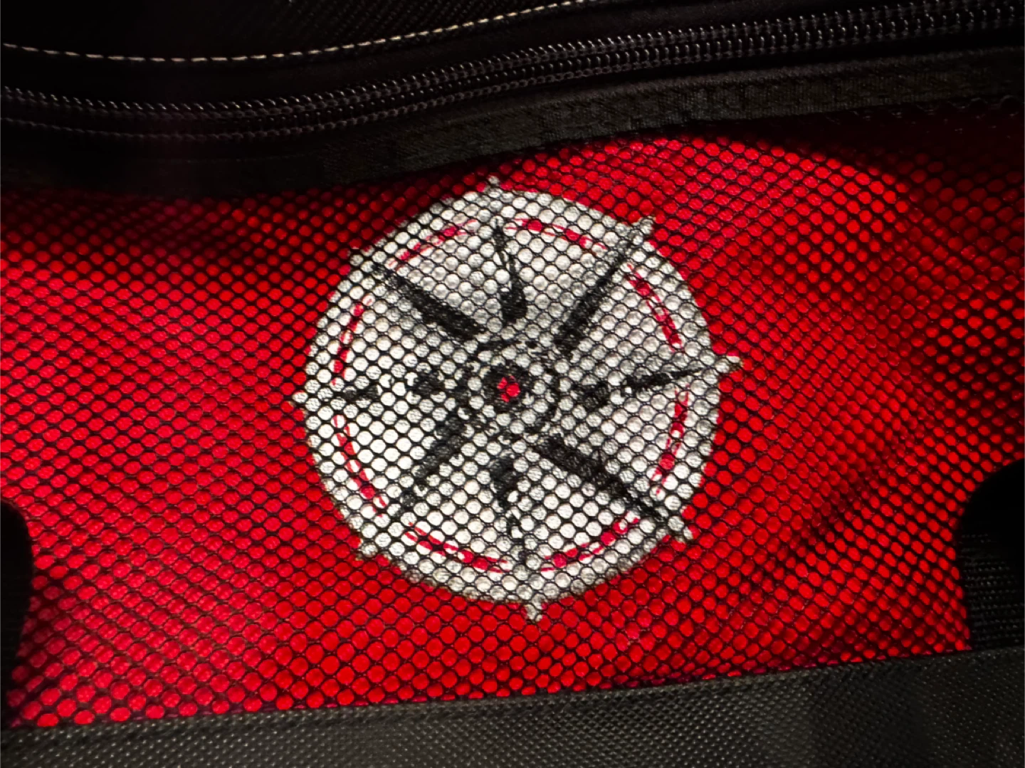 Vintage Marlboro Adventure Team  Lg Duffle Bag Compass Red New 🏆 - photo 2