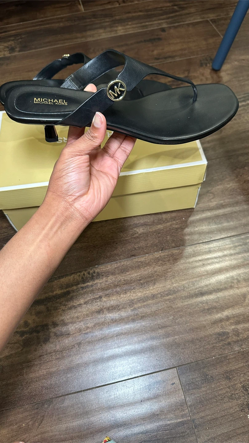 Michael Kors Black Leather Thong Sandals - photo 4