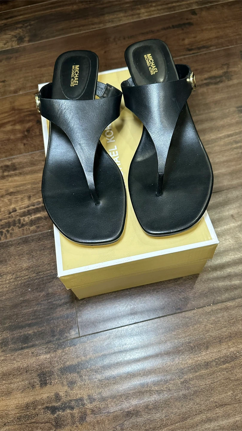 Michael Kors Black Leather Thong Sandals - photo 5