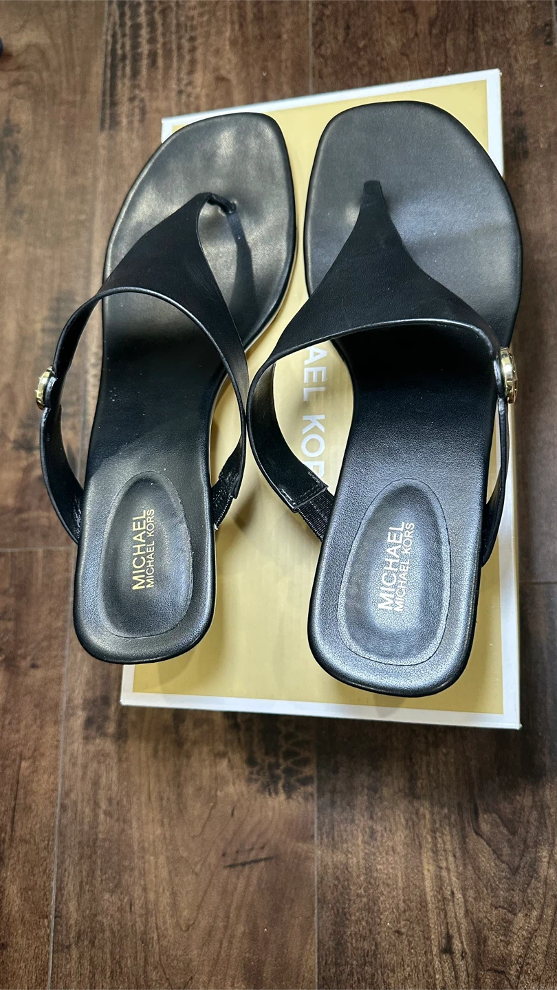 Michael Kors Black Leather Thong Sandals - photo 3