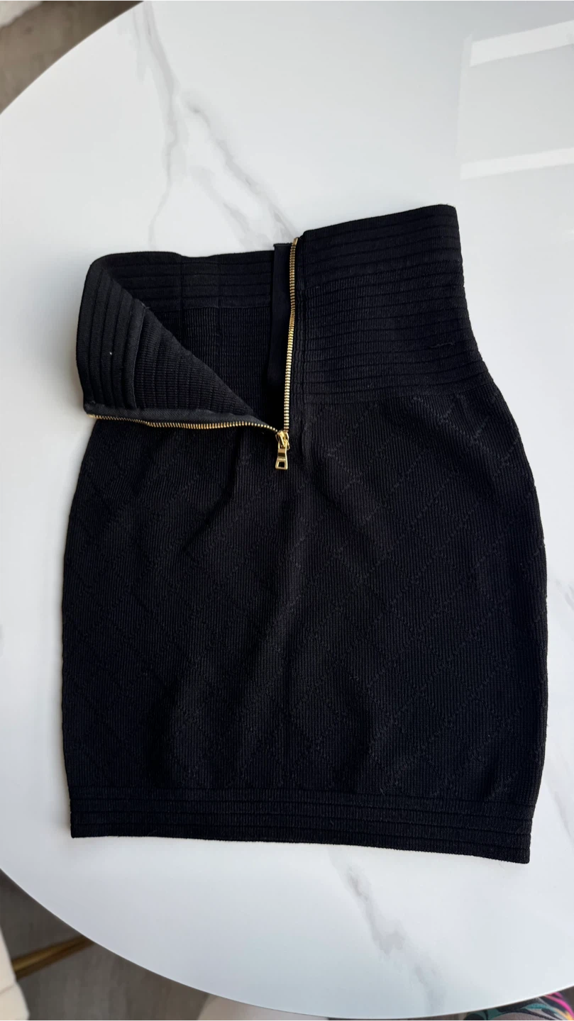 Authentic Balmain Black Knit Skirt with Gold Buttons - photo 5
