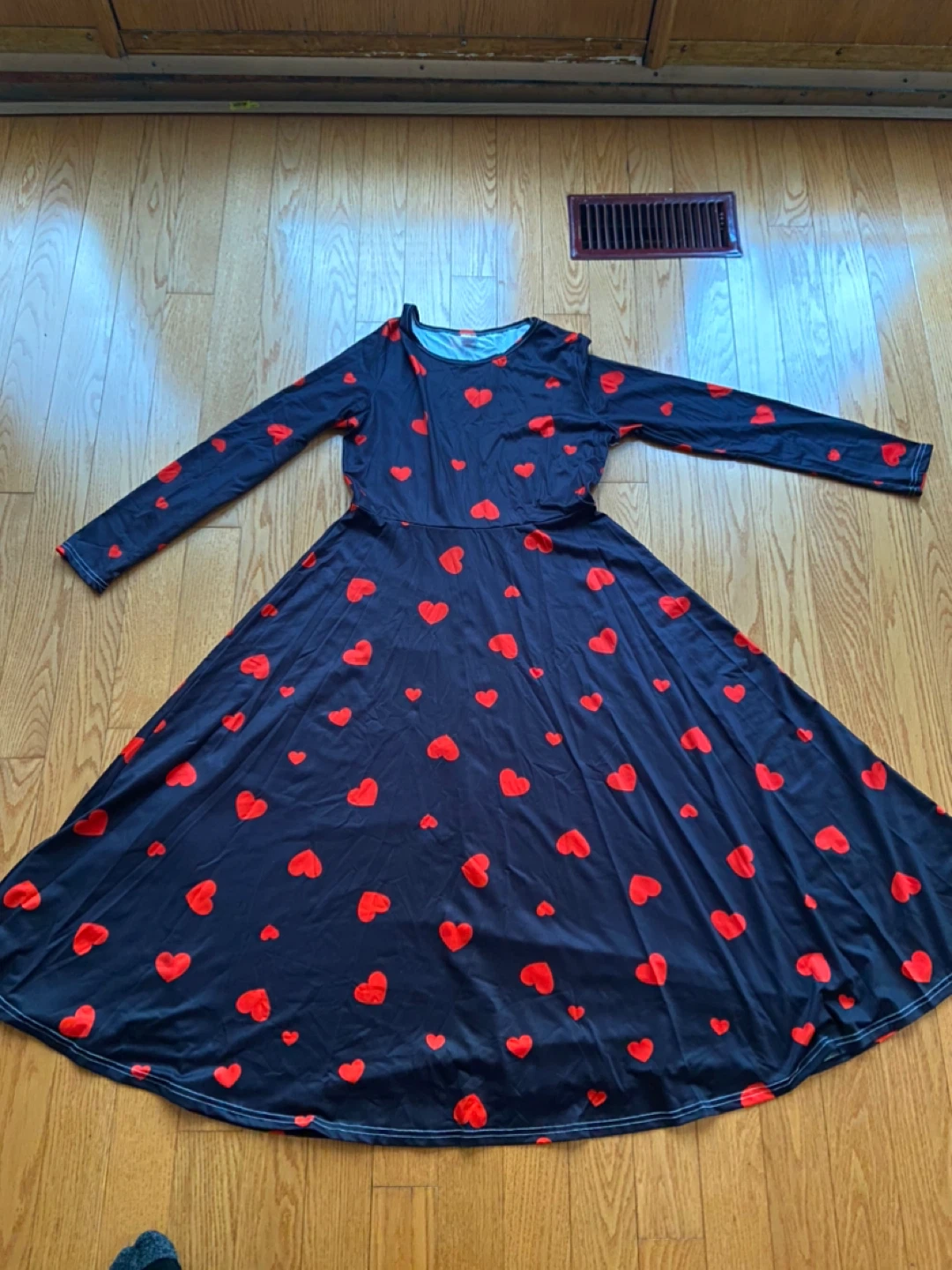 Black Dress with Red Hearts size l large - photo 5