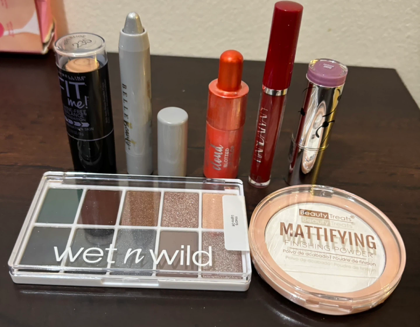 Fabulous Beauty Lot: Includes 7 pieces