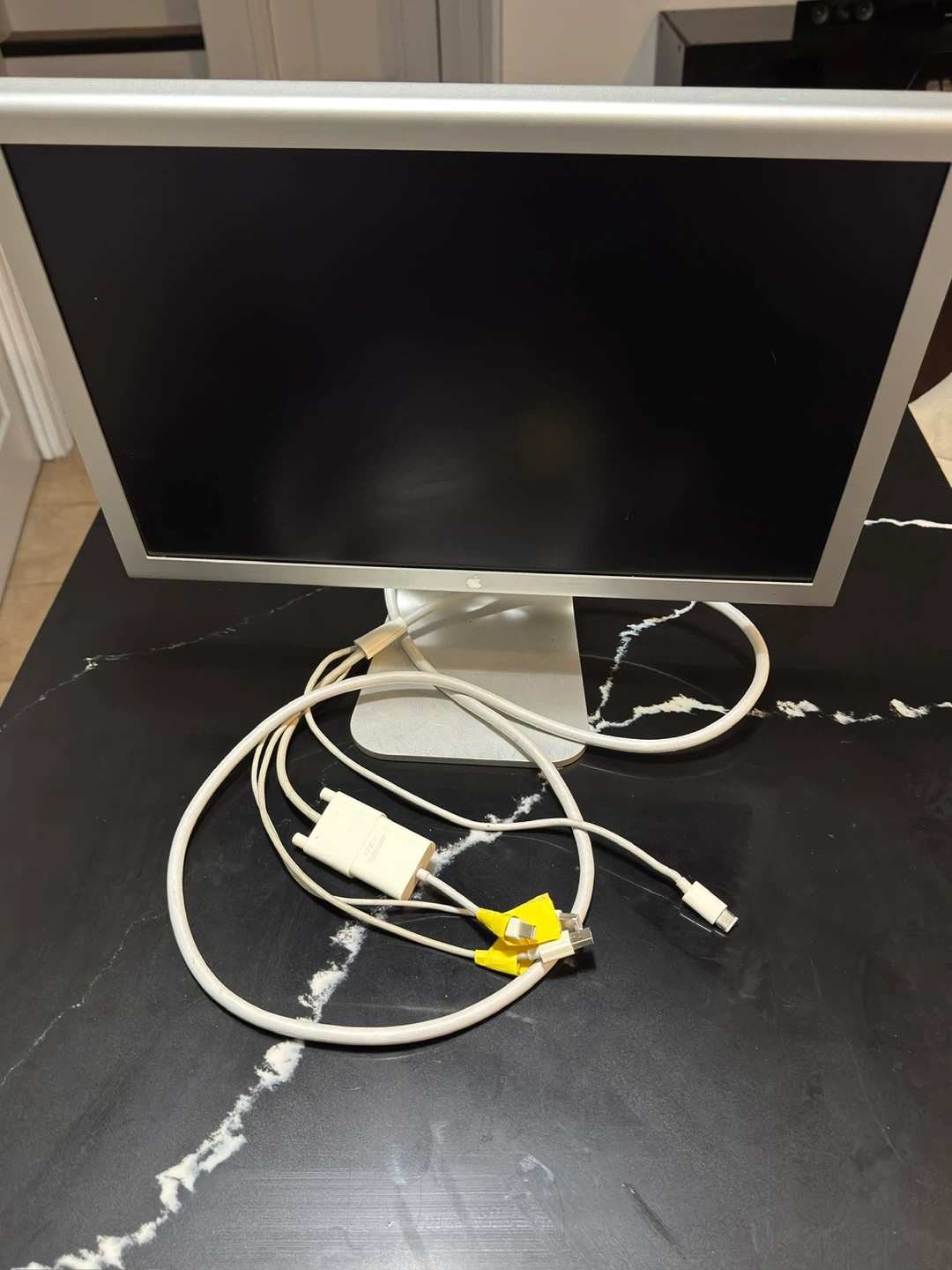 Apple Cinema HD Display Monitor - photo 5