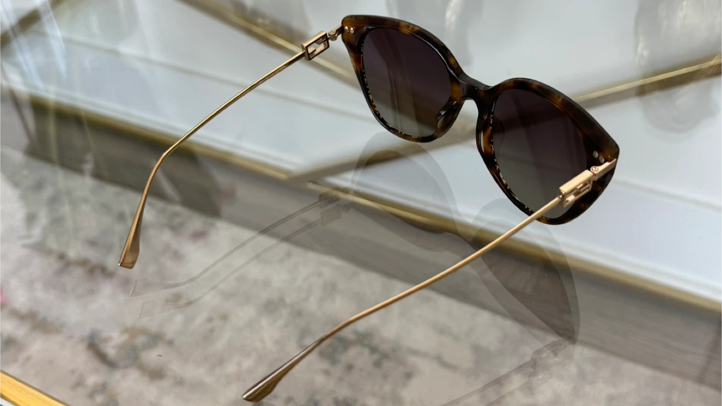 Authentic FENDI Women's 40047I 54mm Polarized Sunglasses - photo 5