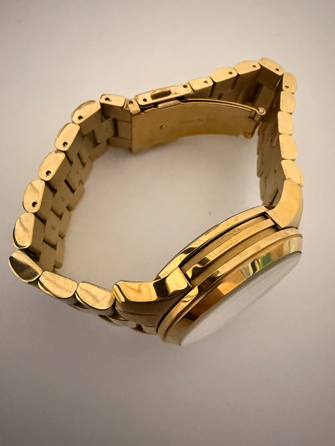 Michael Kors New York Limited Edition Gold Chronograph Watch - photo 2