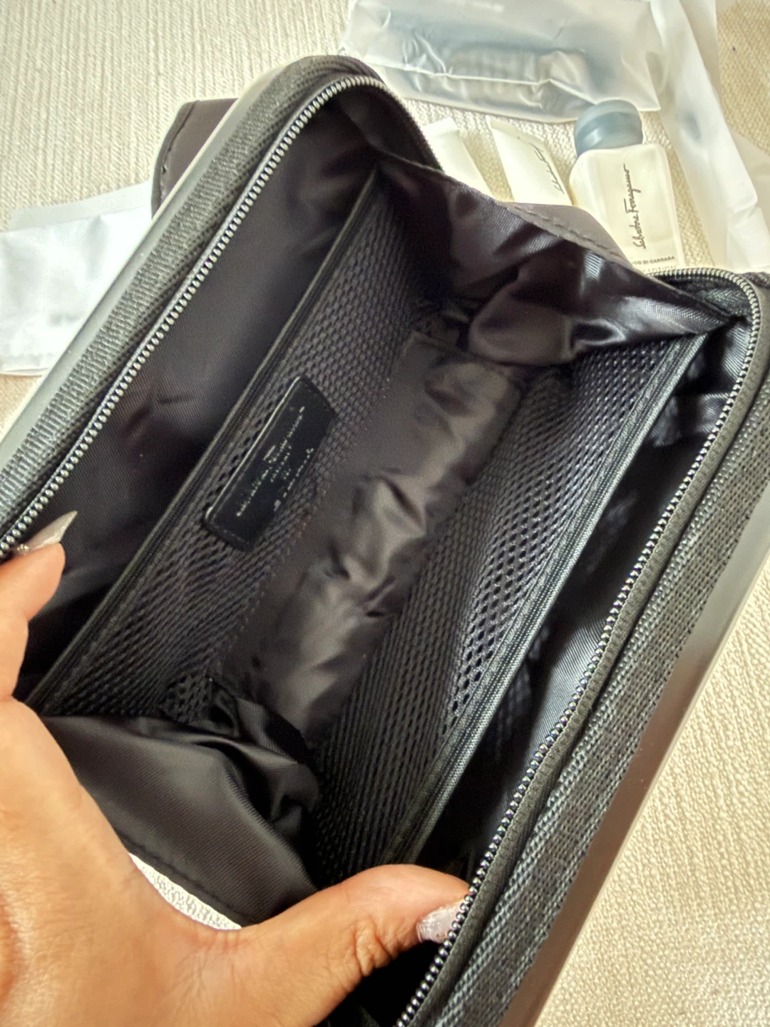 Salvatore Ferragamo Travel Amenity Kit - photo 5