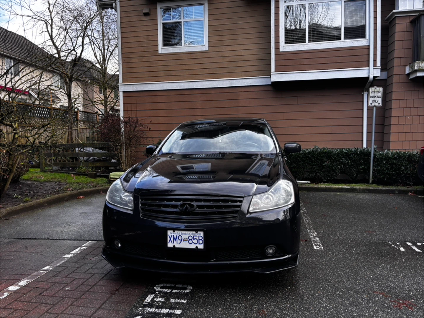 Infiniti M35x Sedan (approx. 154,000kms)