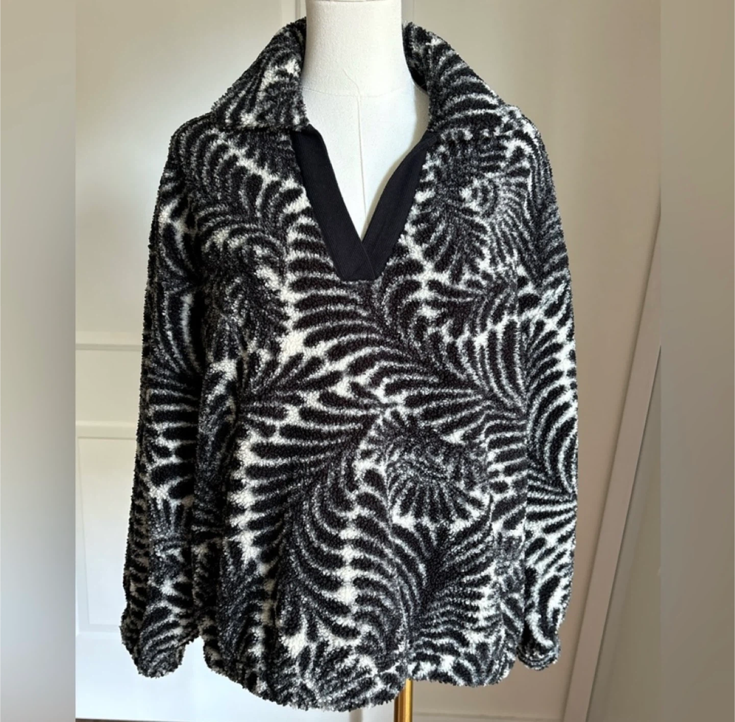 LOFT Black & White Pattern Fleece Pullover Jacket Size L - photo 2