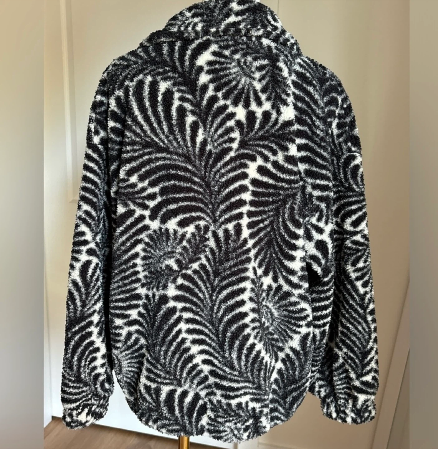 LOFT Black & White Pattern Fleece Pullover Jacket Size L - photo 3