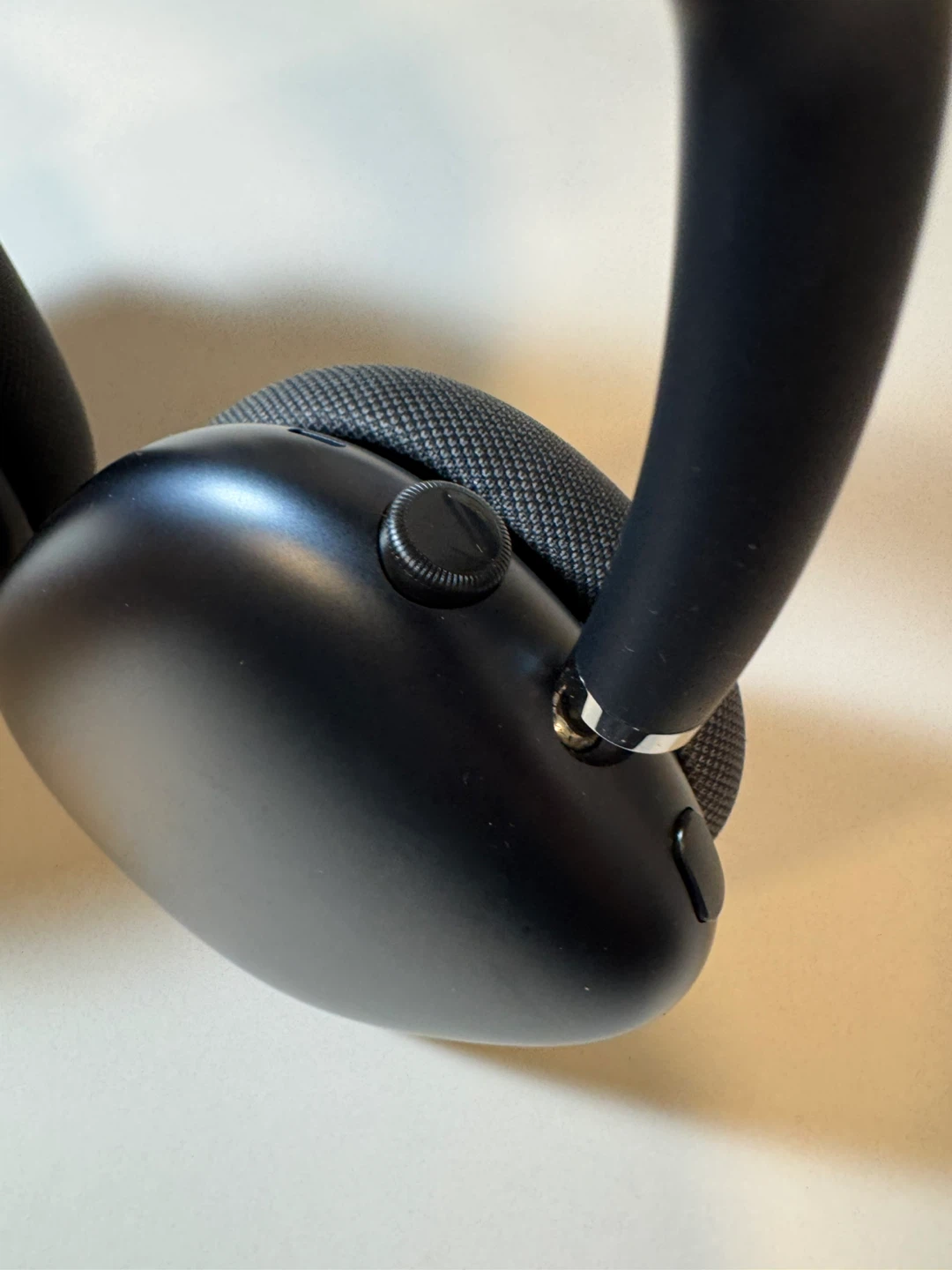 Apple AirPods Gen 2 USB-C - photo 3