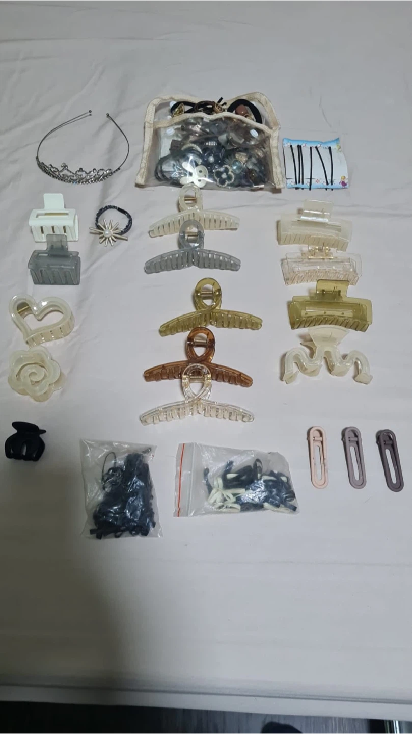 Assorted Hair Accessories, brand new - photo 2